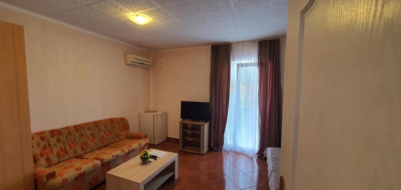 Martinovic Rooms ブドヴァ エクステリア 写真