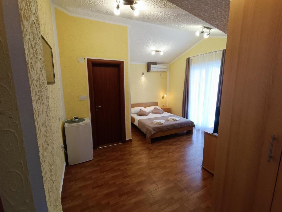Martinovic Rooms ブドヴァ エクステリア 写真