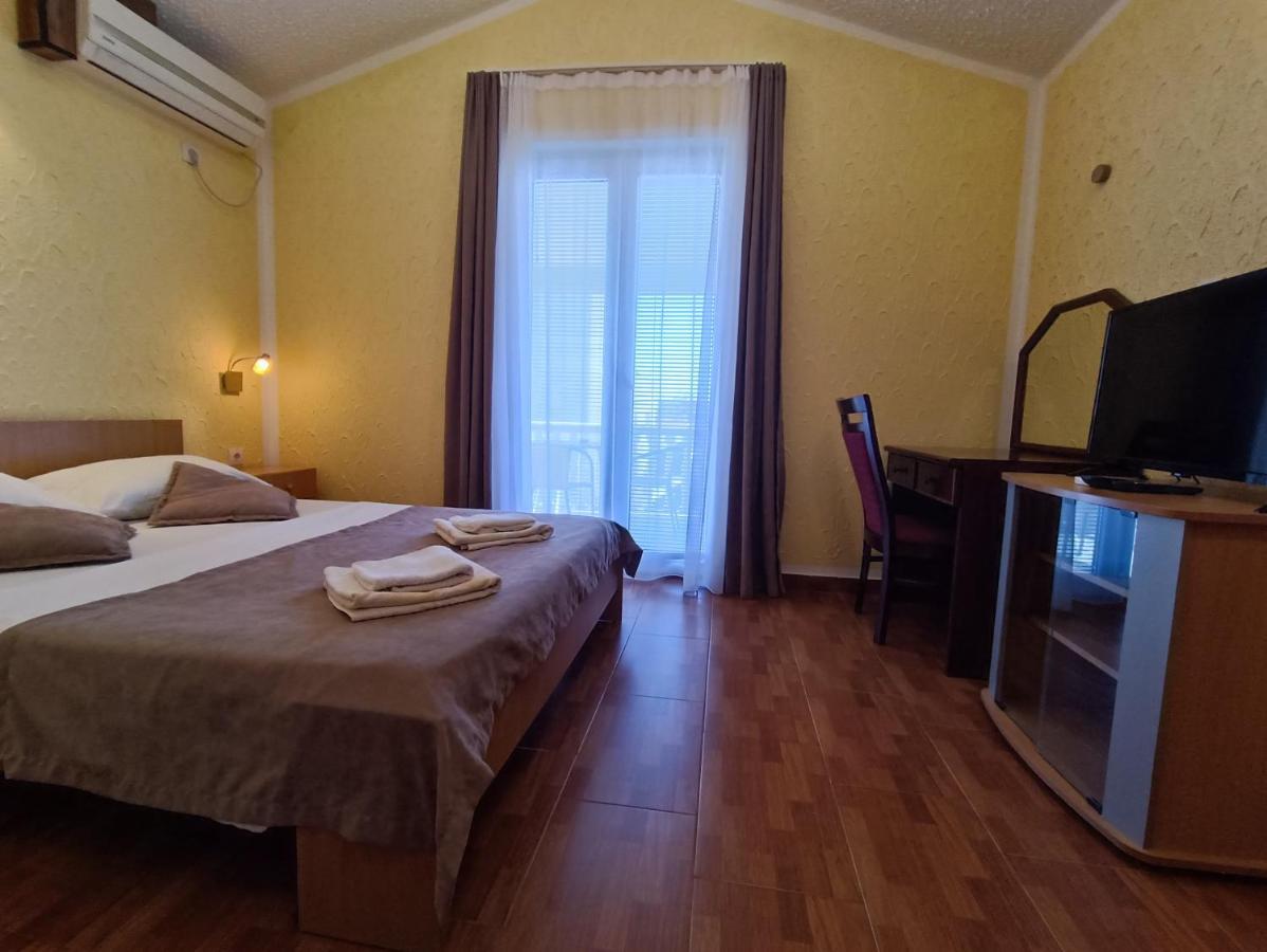Martinovic Rooms ブドヴァ エクステリア 写真